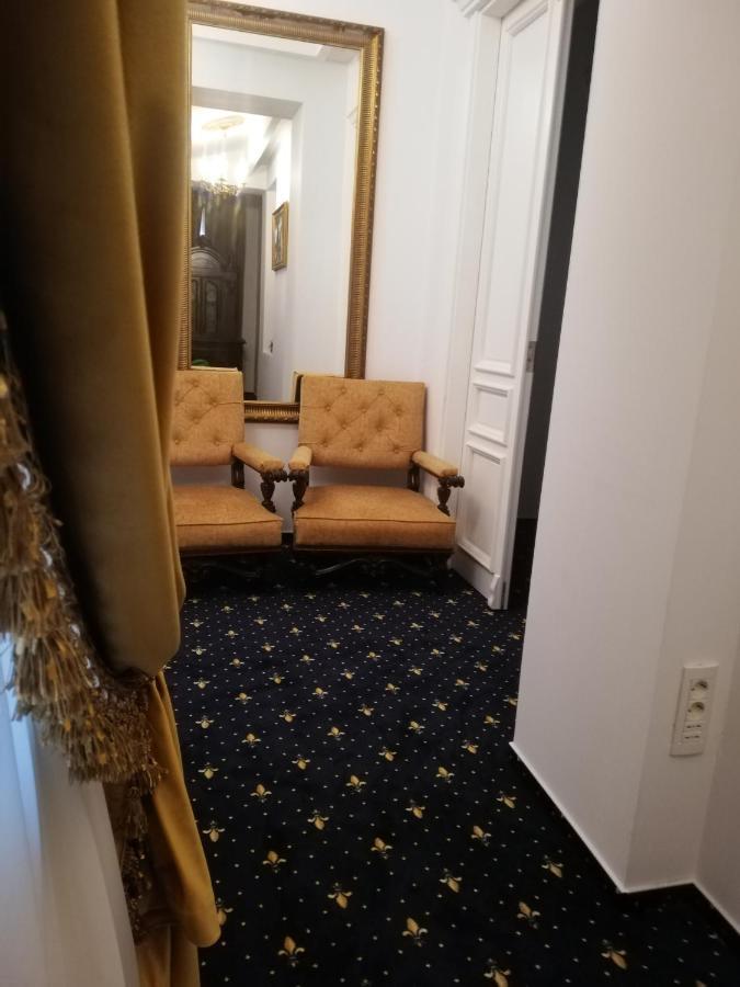 Weiss Little Palace Брашов Екстериор снимка