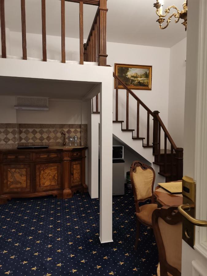 Weiss Little Palace Брашов Екстериор снимка